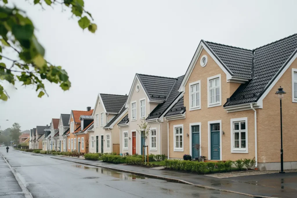 takrenovering med nya takpannor p radhus i roseng rd